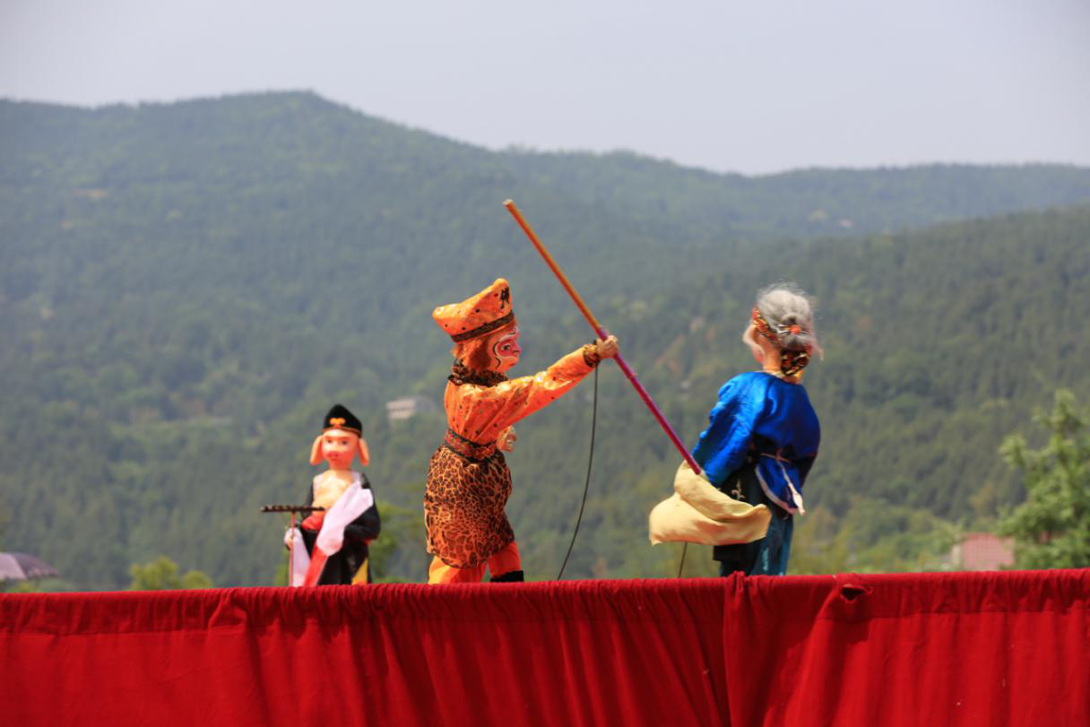 白龙纸偶